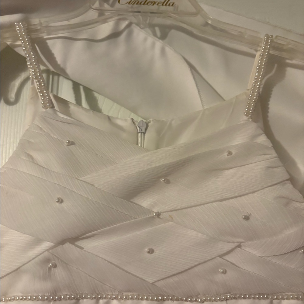 Elegant White Girls dress - Picture 2 of 5